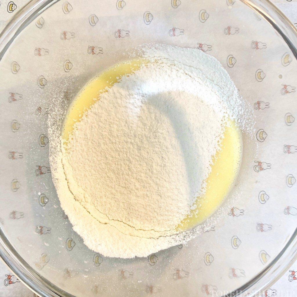 手作りケーキ　いちご　カスタードクリーム　ミルフィーユ　簡単　時短　レシピ　作り方　オーブン　フライパン　冷凍パイシート